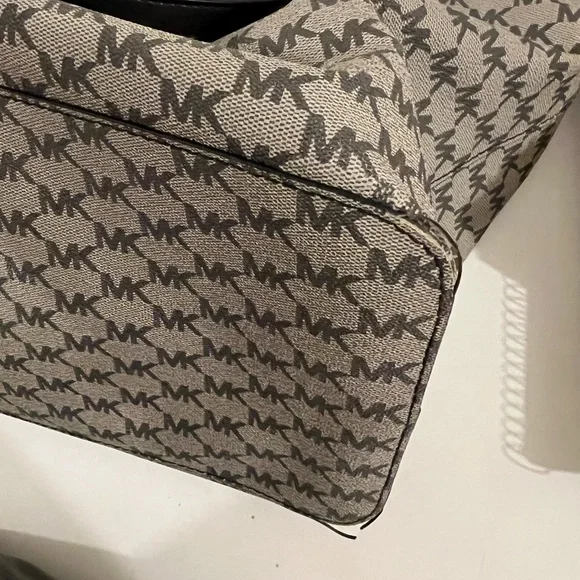 Michael Kors Monogram Black and Gray Tote - Picture 7 of 8